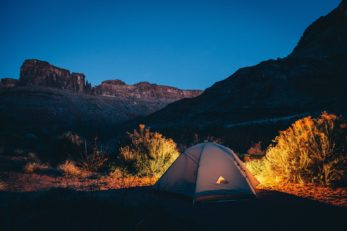 Camping ist wohl der Inbegriff von günstig reisen