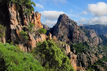 Es gibt viele Orte, an denen man auf Korsika klettern gehen kann