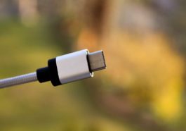 USB-C Kabel passt beidseitig in den Anschluss