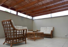 Eine Terrassenüberdachung aus Holz