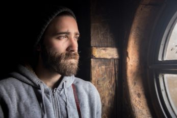 Mann vermisst seine Ex und fragt sich ob Liebe veränglich ist